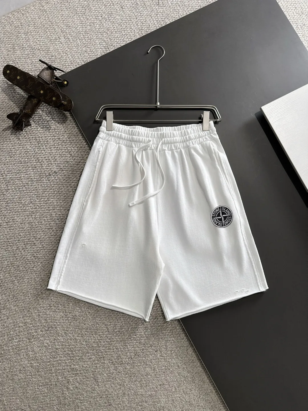 🅿️330 Next day shipping High-end goods Stone Island 2025 spring and summer new elastic band casual heavy-duty washed shorts, batik pure cotton tripe soft to the touch, counter-customized fabrics with high breathability and comfort, impeccable details, brand element design concept, reflecting high quality. It feels delicate and soft! It presents a casual cut and the upper body shape is great! Size: S-XL